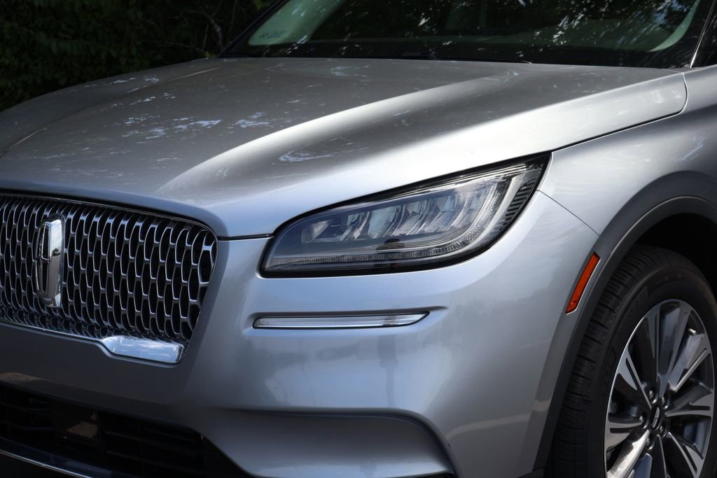 Used 2021 Lincoln Corsair Reserve w/ Elements Package FWD image 3