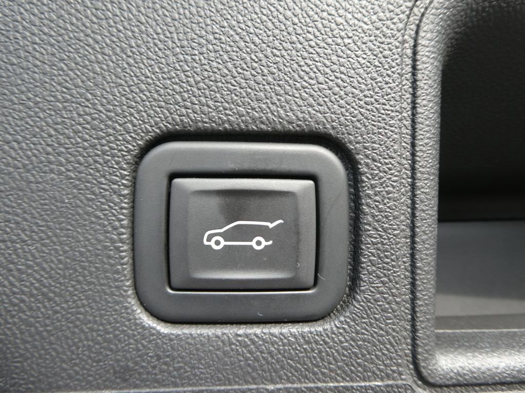 Used 2023 GMC Terrain AT4 w/ Infotainment Package II image 12