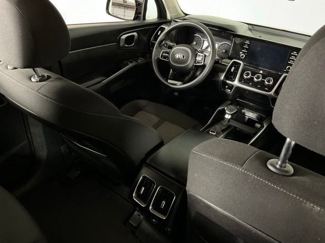 Used 2021 Kia Sorento LX image 30