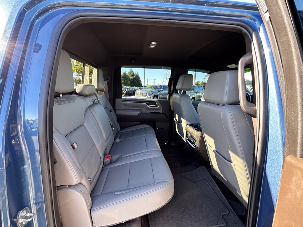Used 2024 GMC Sierra 2500 SLT w/ SLT Convenience Package AWD/4WD image 15