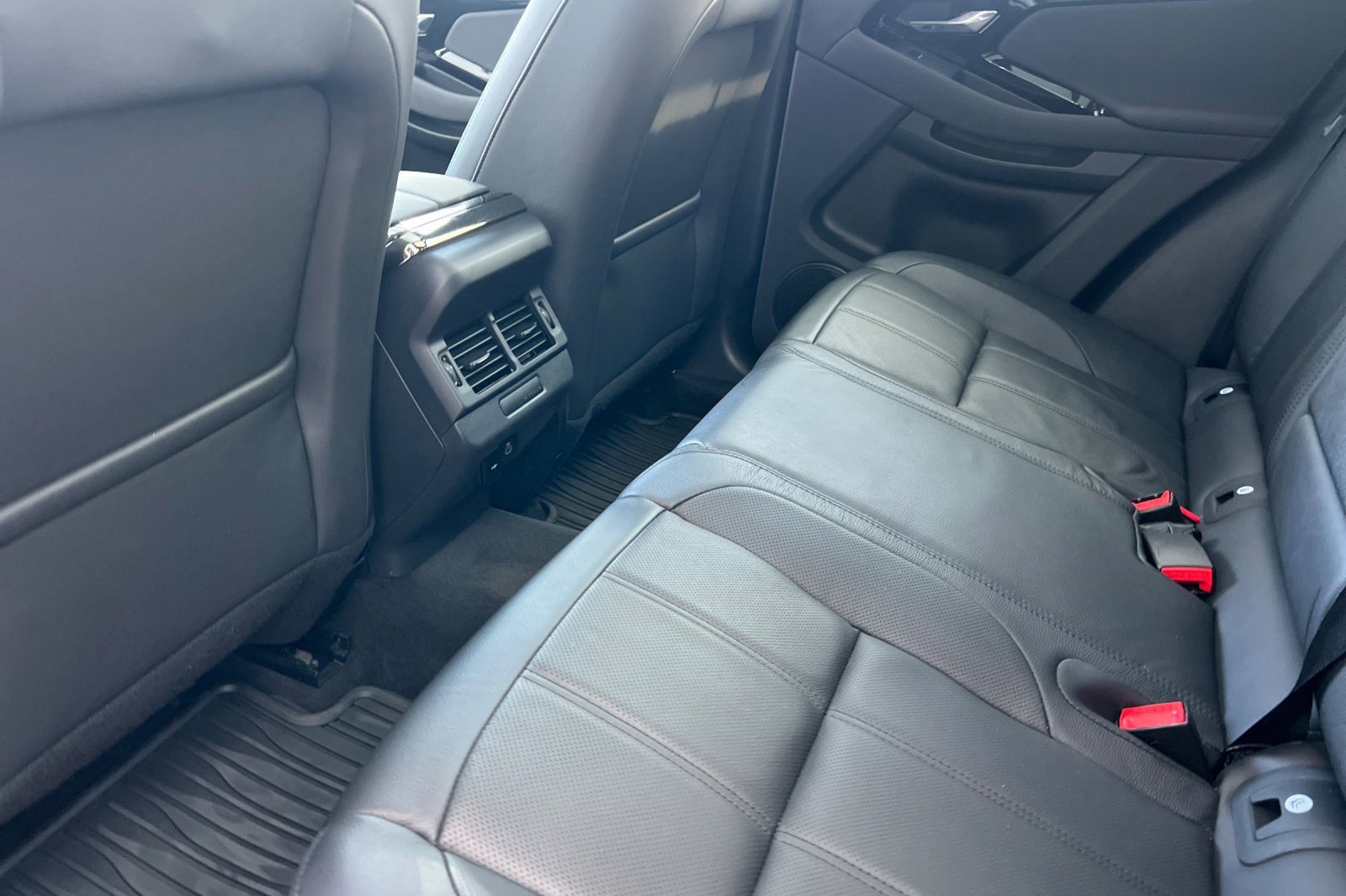 Used 2024 Land Rover Range Rover Evoque Dynamic SE image 30