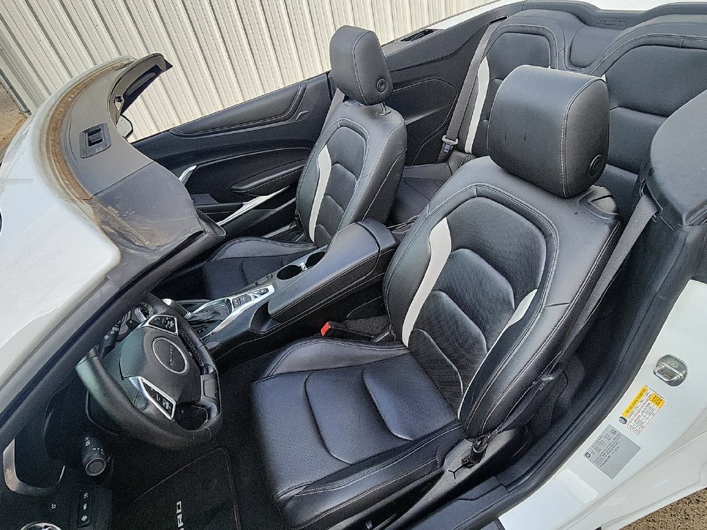 Used 2018 Chevrolet Camaro LT RWD image 15