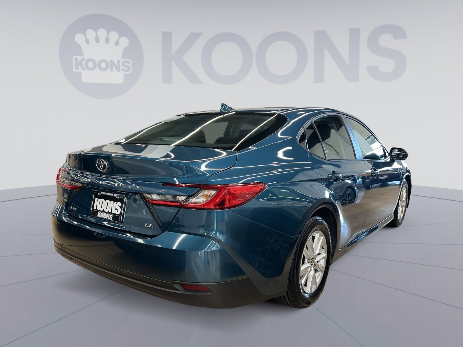 Used 2025 Toyota Camry LE image 5