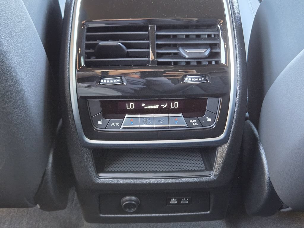 Used 2025 BMW X5 xDrive40i w/ Climate Comfort Package AWD/4WD image 38
