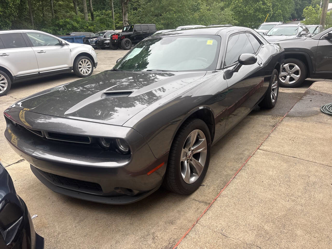 Used 2021 Dodge Challenger SXT RWD image 2