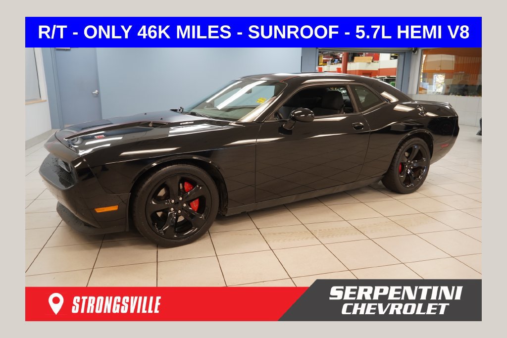 Used 2014 Dodge Challenger R/T w/ Blacktop Package RWD image 1