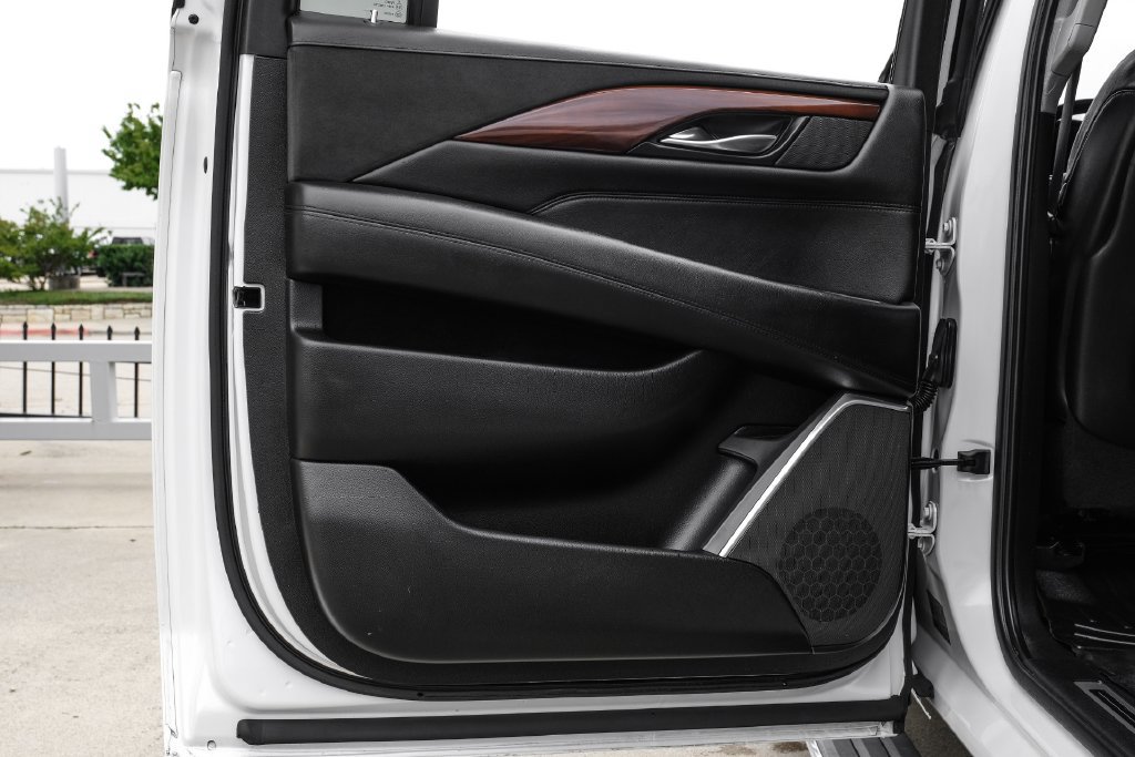 Used 2019 Cadillac Escalade ESV Premium Luxury RWD image 49