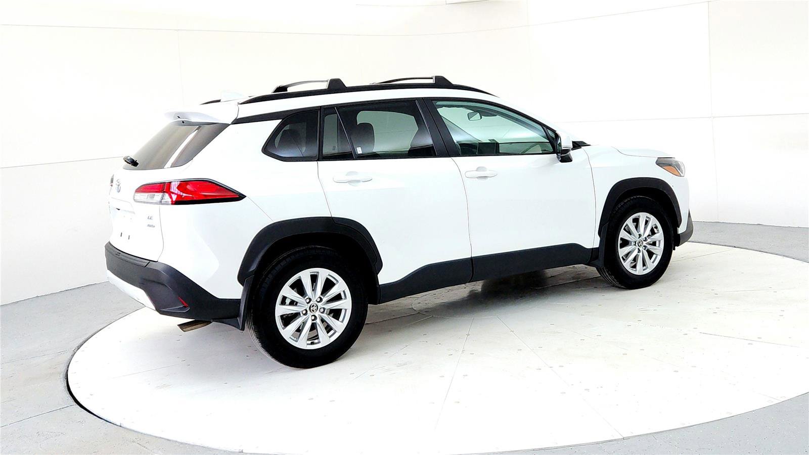 Certified 2023 Toyota Corolla Cross LE image 6