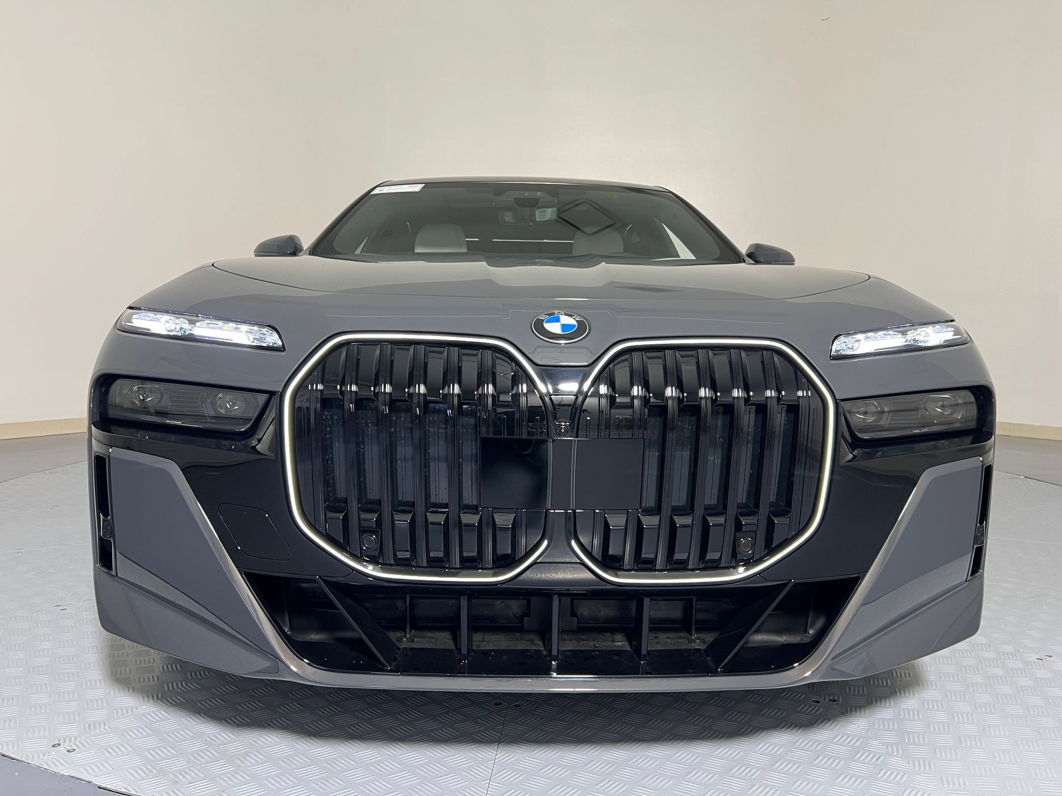 New 2026 BMW 760i xDrive w/ Executive Package image 6