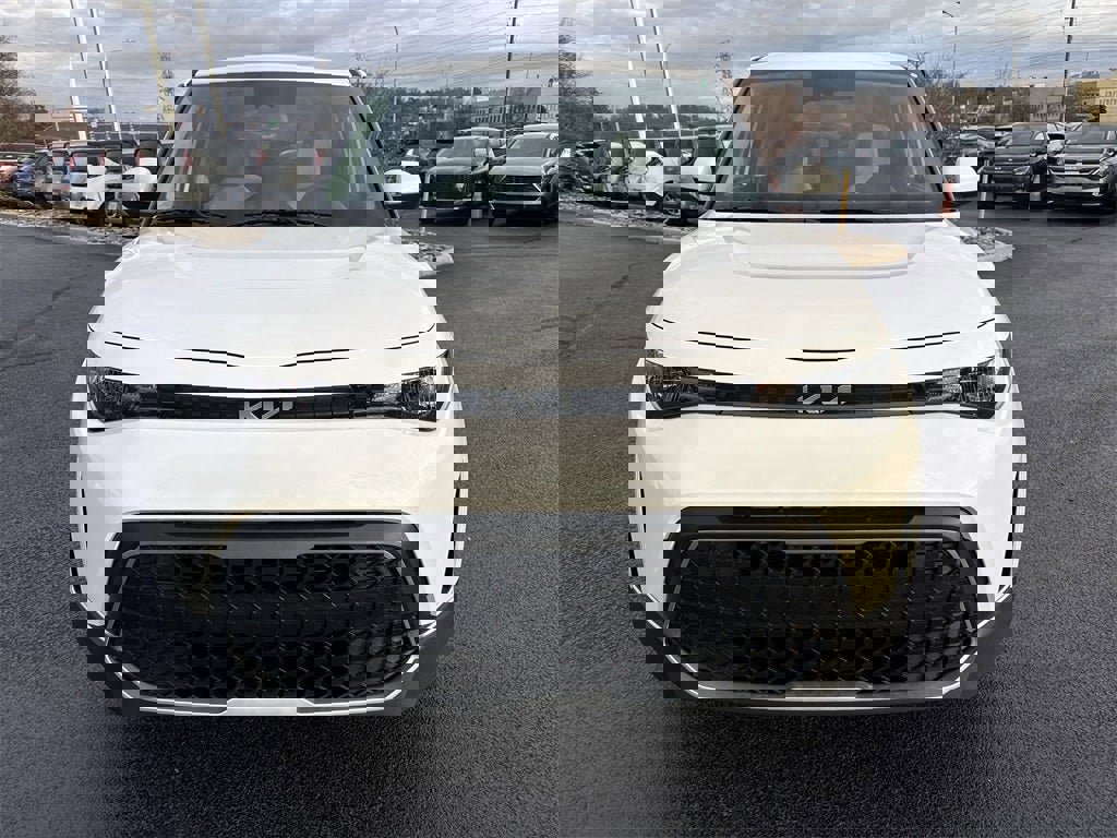 New 2025 Kia Soul LX image 2