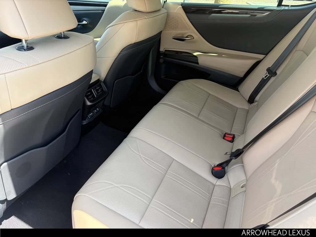 Used 2019 Lexus ES 300h w/ Accessory Package 2 FWD image 31
