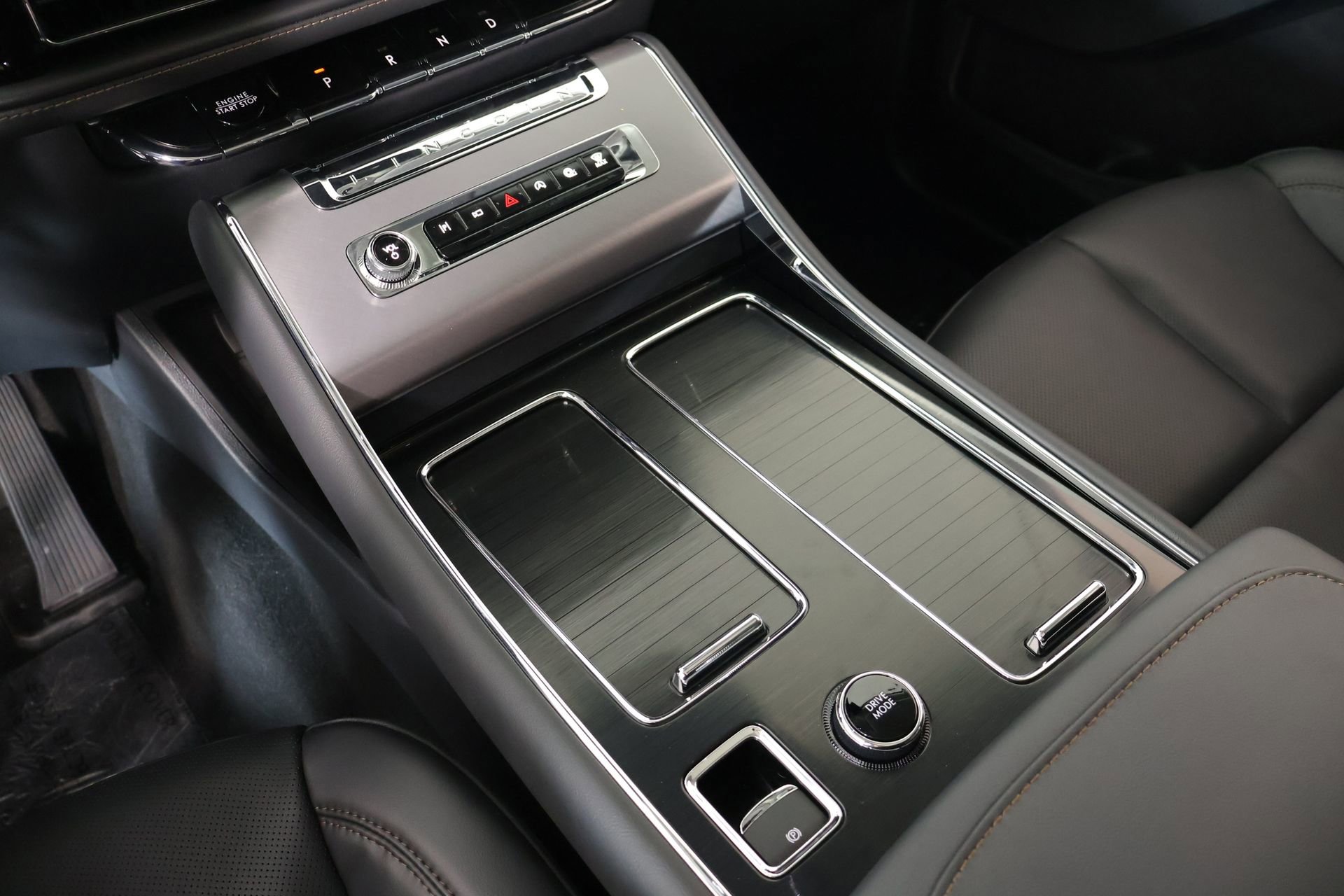 New 2026 Lincoln Aviator AWD image 8