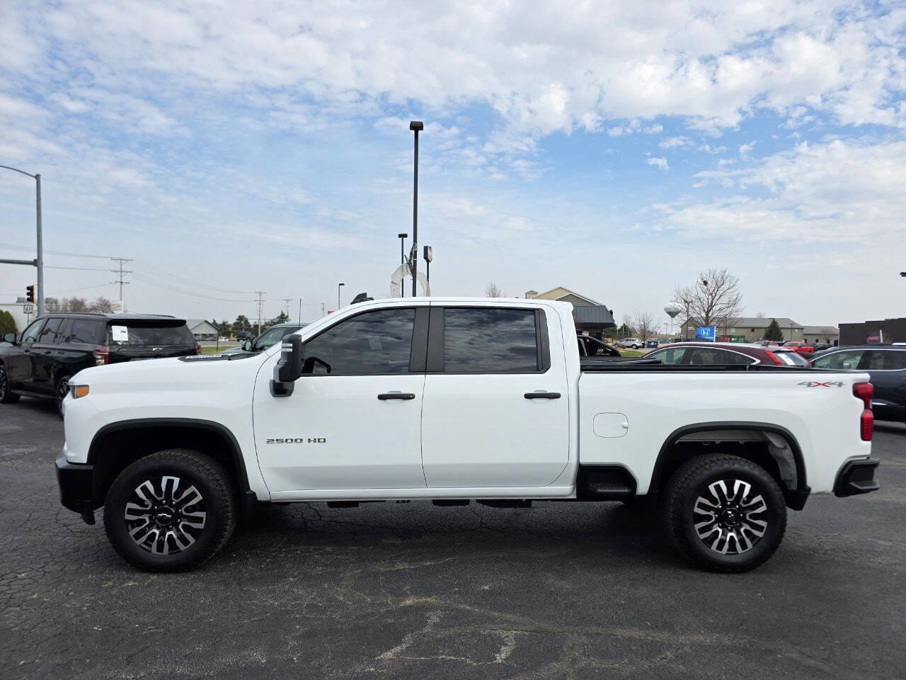 Used 2023 Chevrolet Silverado 2500 Custom w/ Custom Value Package image 8