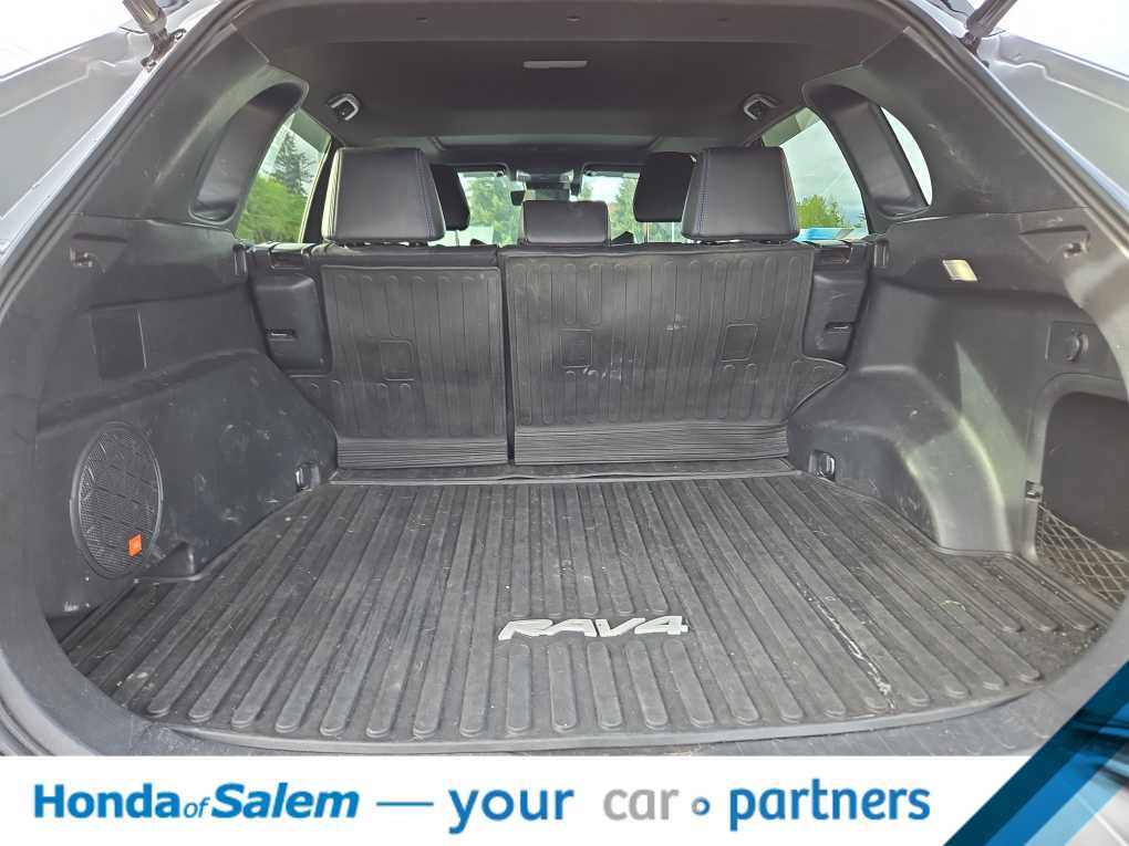 Used 2022 Toyota RAV4 XSE AWD/4WD image 19