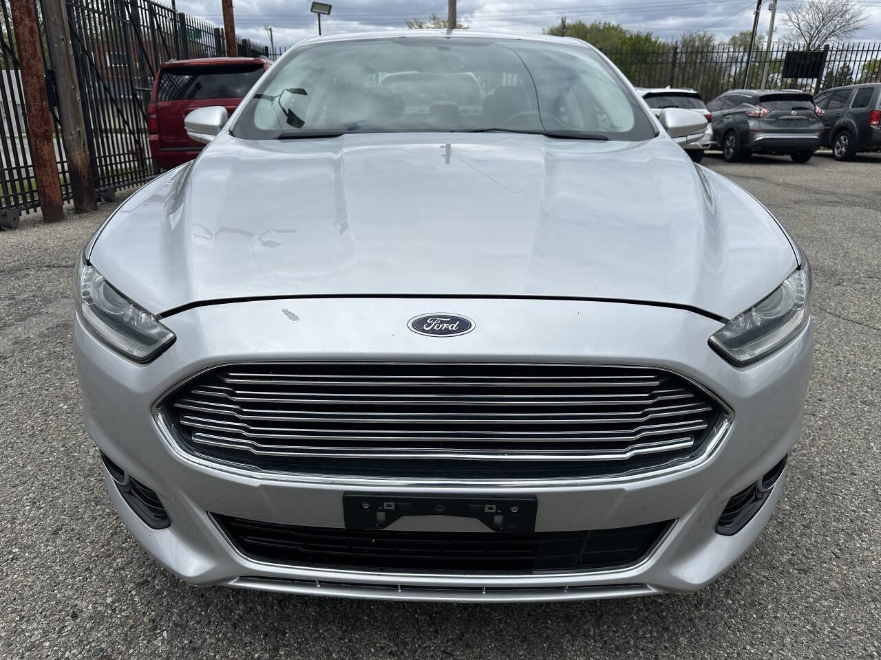 Used 2016 Ford Fusion Titanium FWD image 2