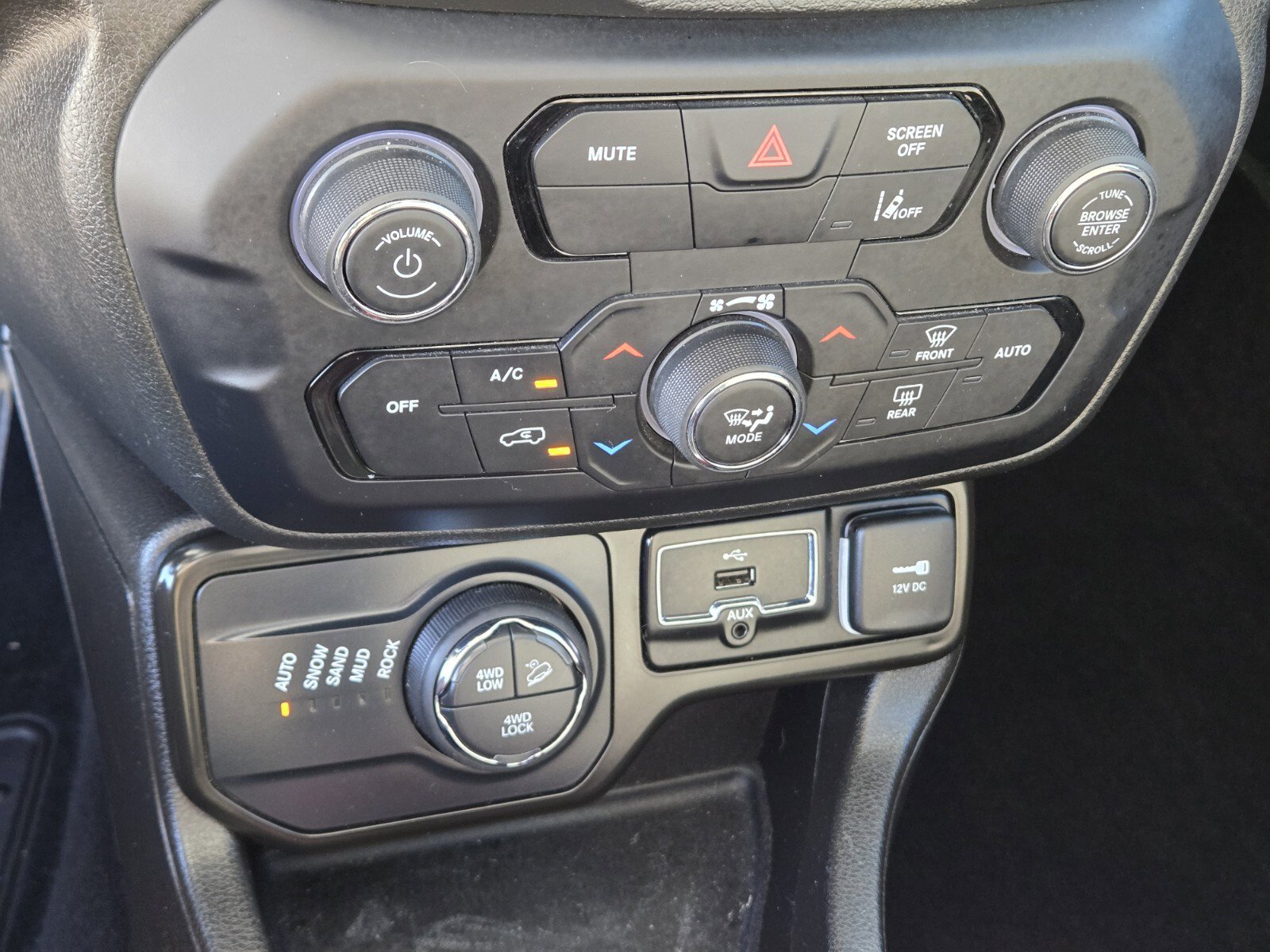 Used 2021 Jeep Renegade Trailhawk w/ Sun & Sound Group image 20