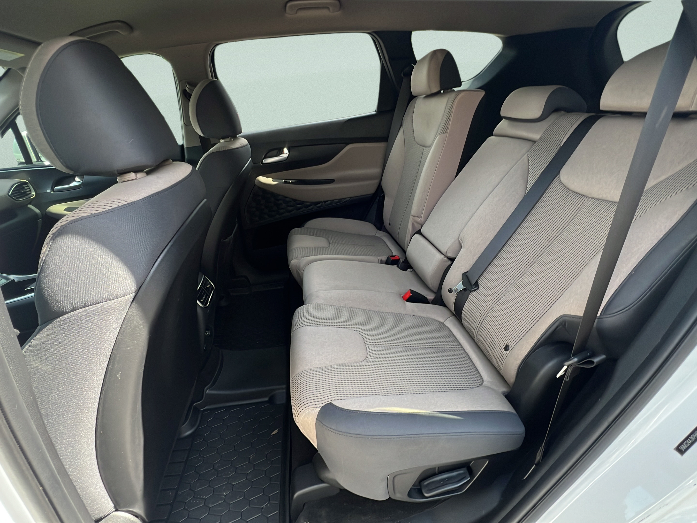Used 2023 Hyundai Santa Fe SEL FWD image 13