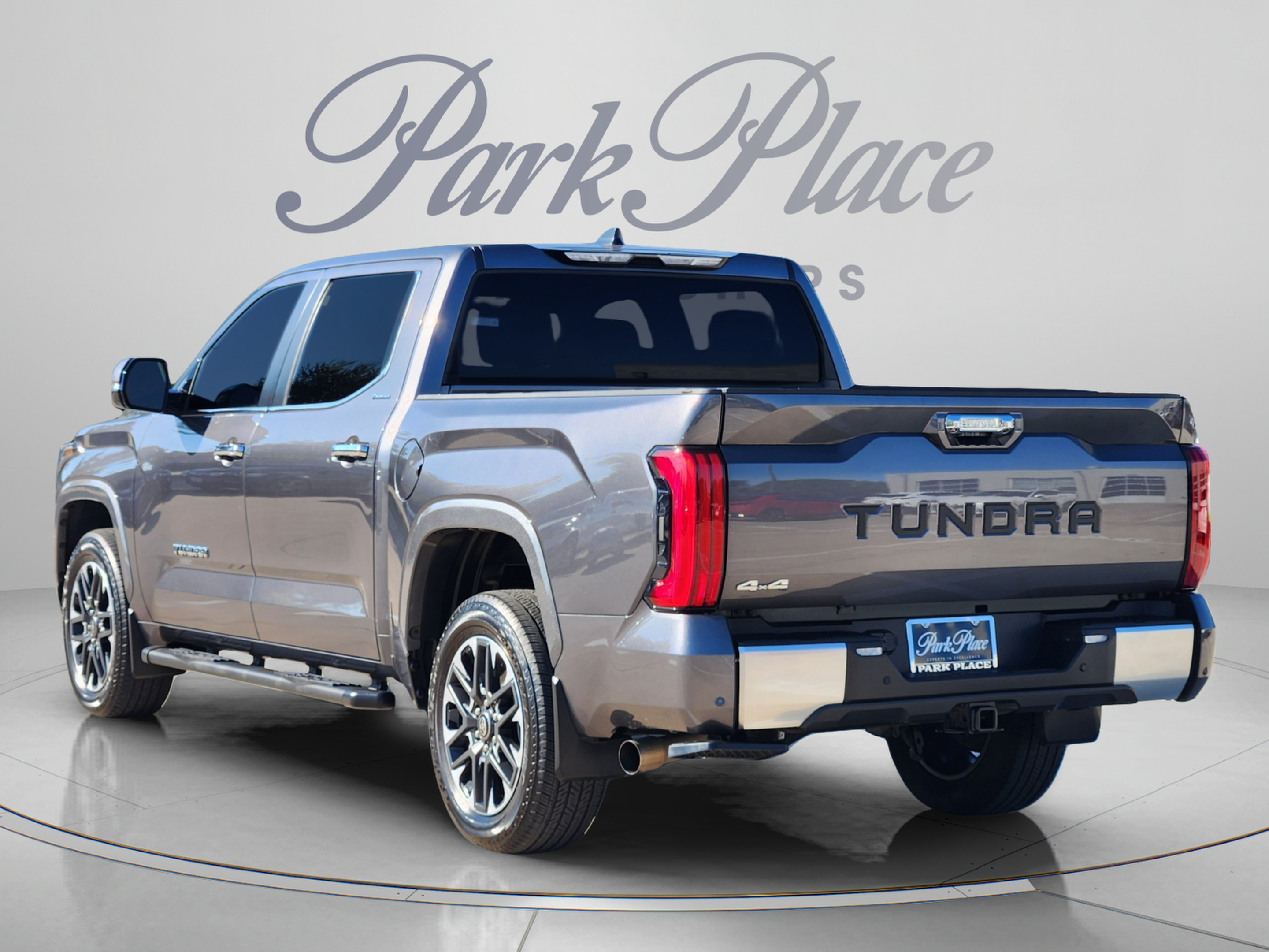 Used 2025 Toyota Tundra Limited AWD/4WD image 3