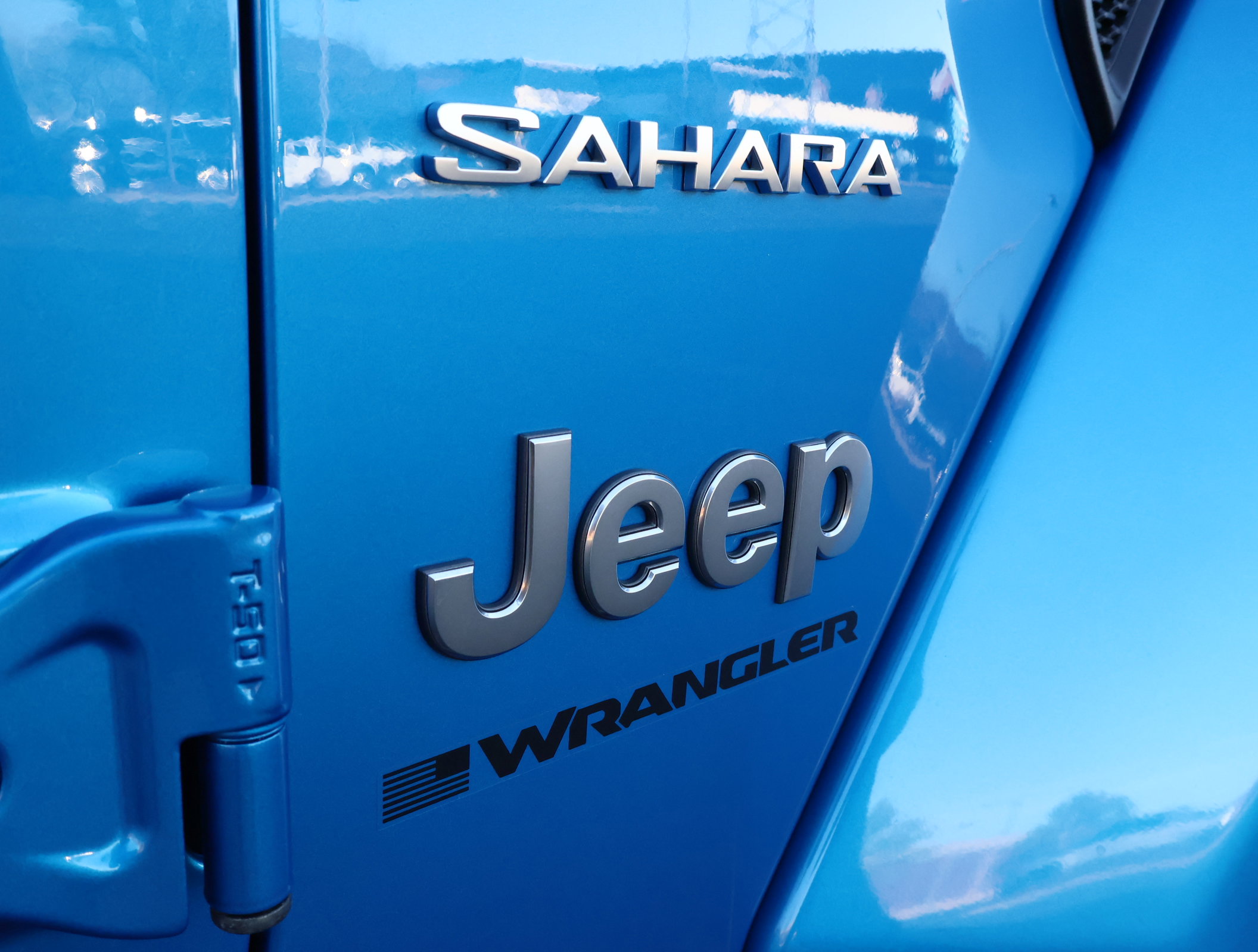 Used 2024 Jeep Wrangler Sahara image 6