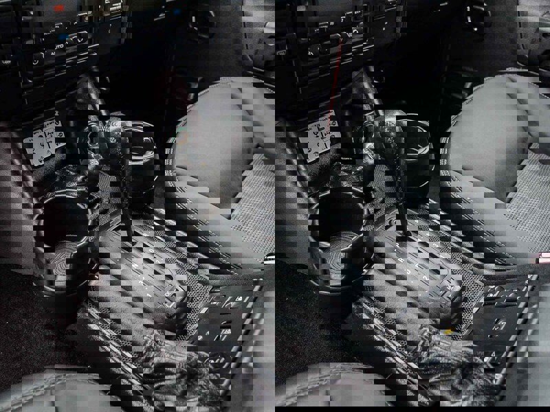 Used 2004 Land Rover Discovery S image 24