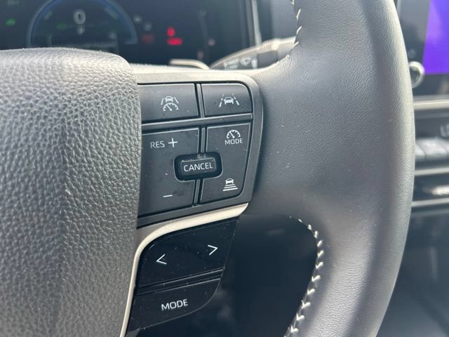 Used 2025 Toyota Camry SE w/ Convenience Package FWD image 30