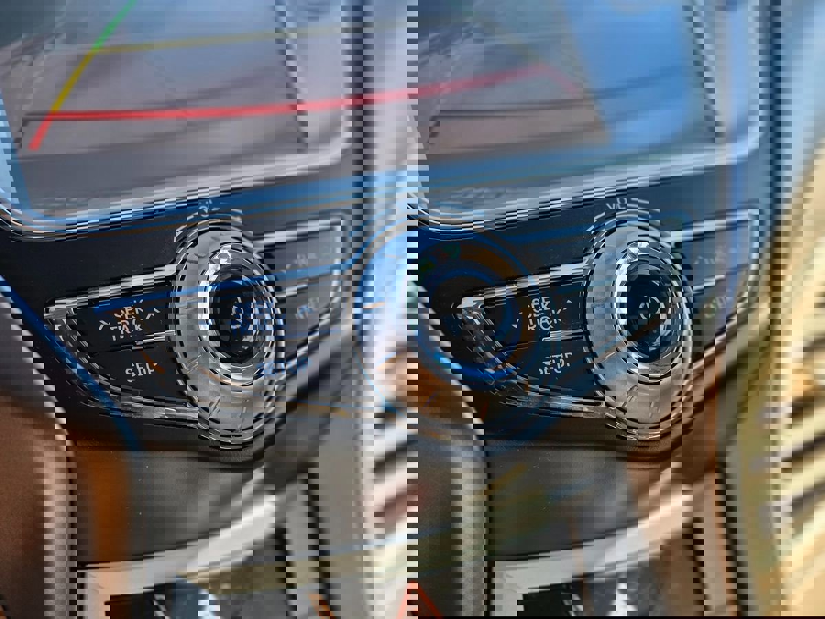 Used 2012 Hyundai Elantra Limited w/ Technology Pkg 5 image 35