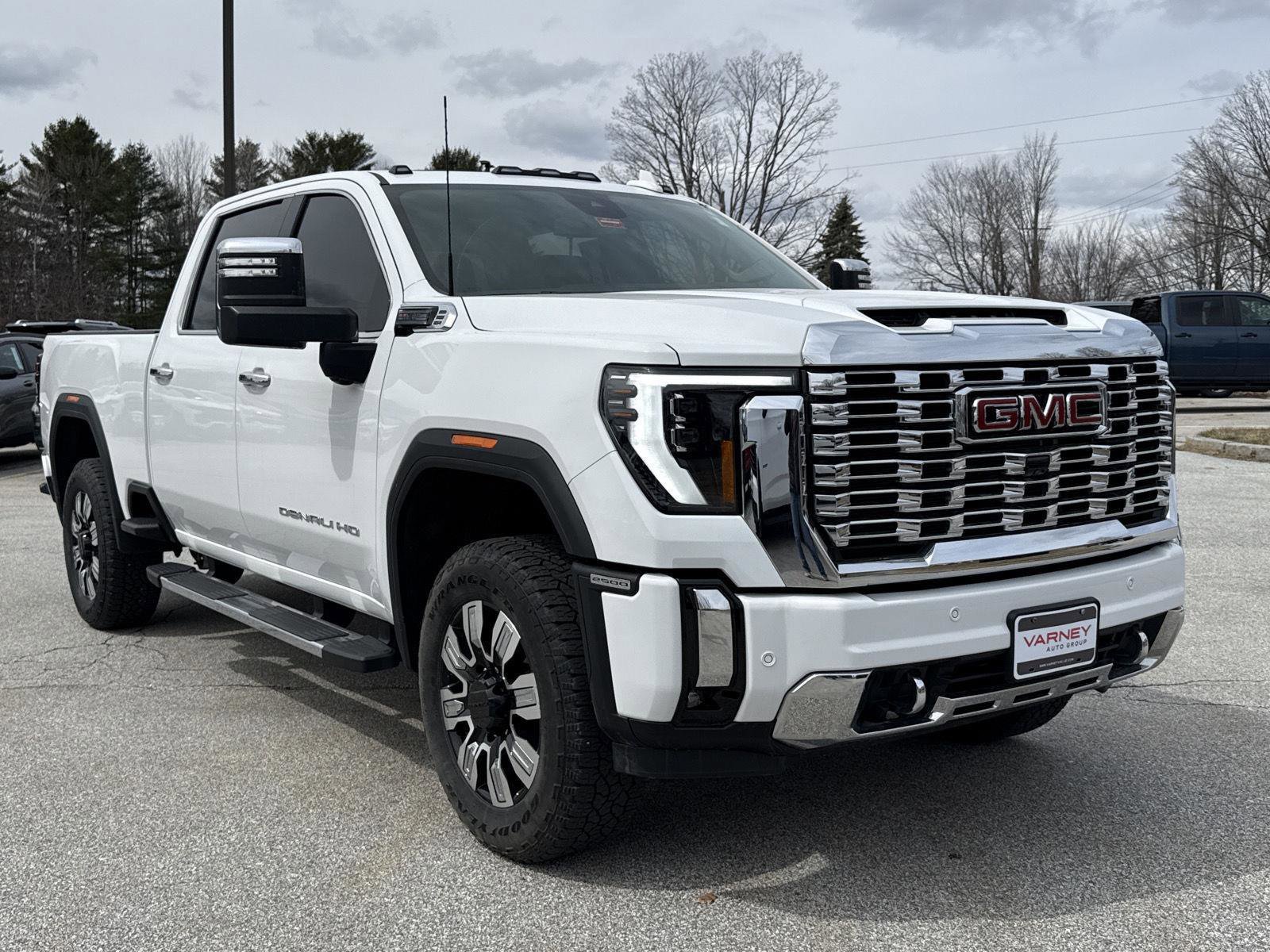 Used 2025 GMC Sierra 2500 Denali image 8