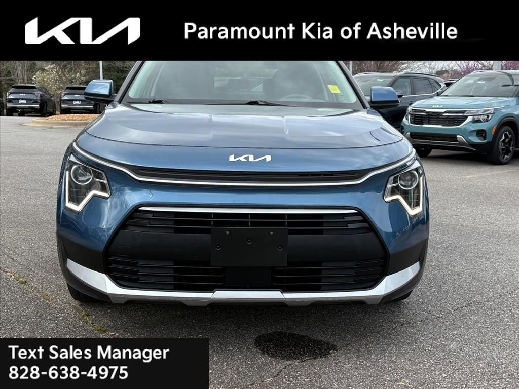 Certified 2023 Kia Niro EX image 2