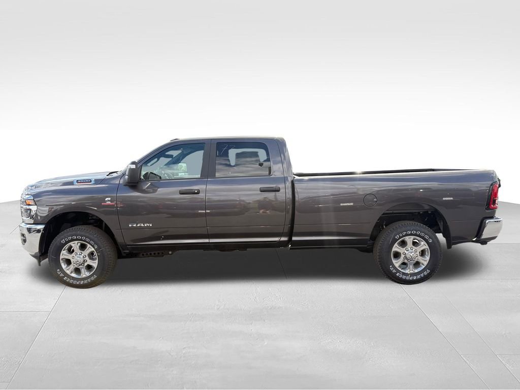 New 2026 RAM 3500 Big Horn AWD/4WD image 6