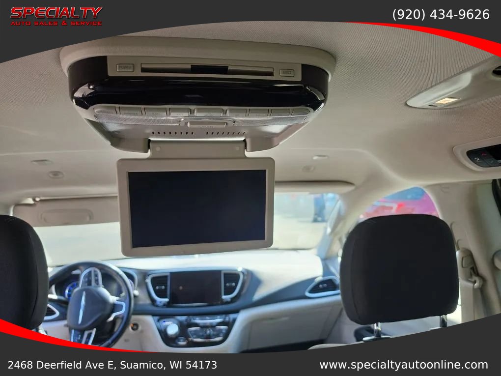 Used 2021 Chrysler Pacifica Touring w/ Cold Weather Group FWD image 22