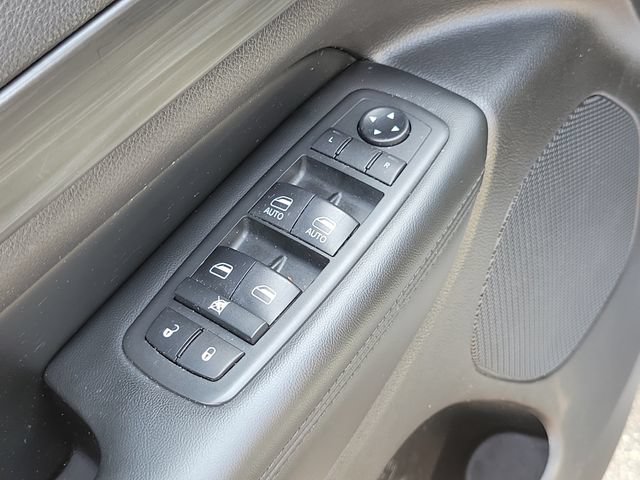 Used 2020 Jeep Grand Cherokee Altitude AWD/4WD image 10