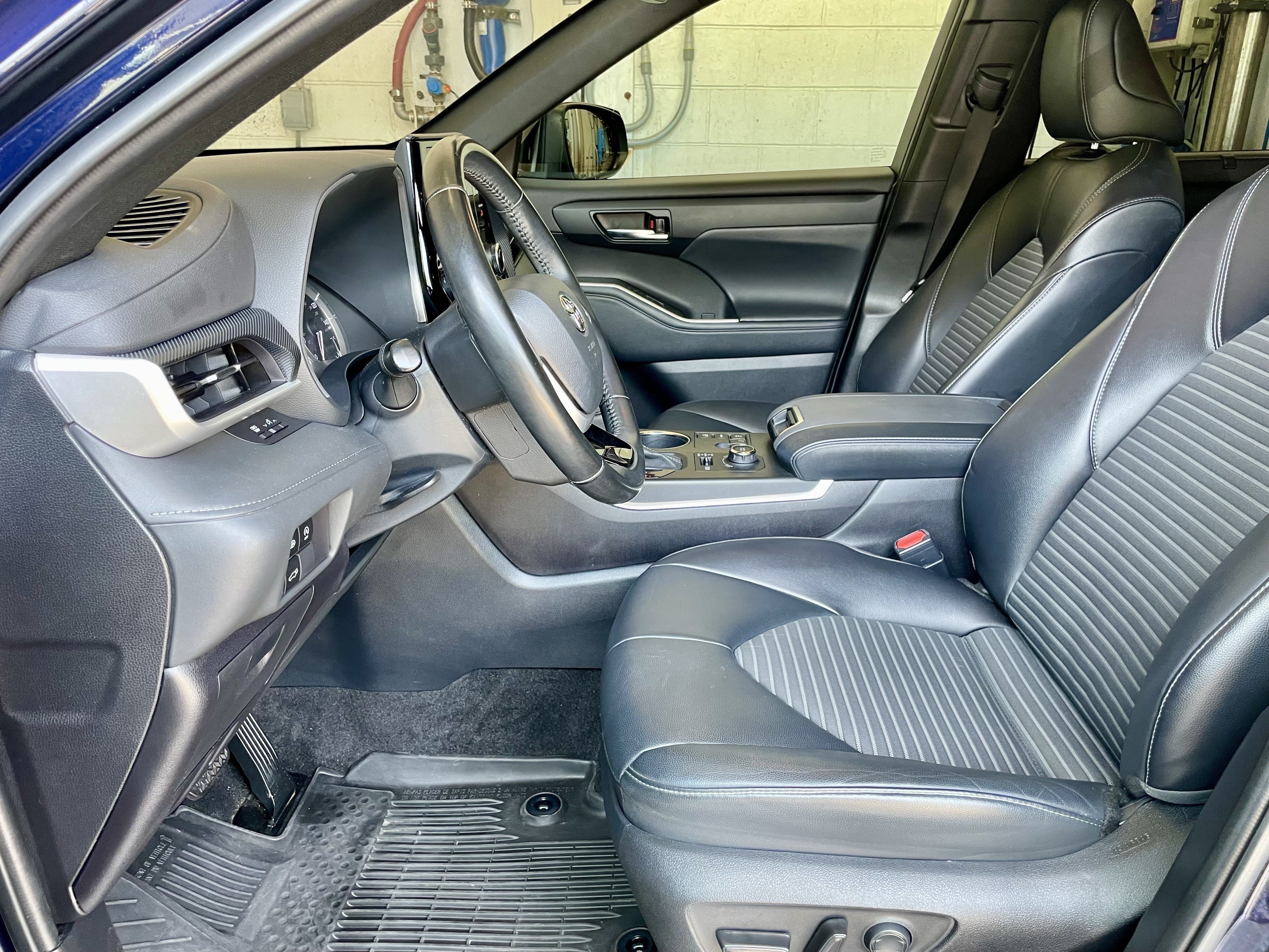 Used 2023 Toyota Highlander XSE AWD/4WD image 14