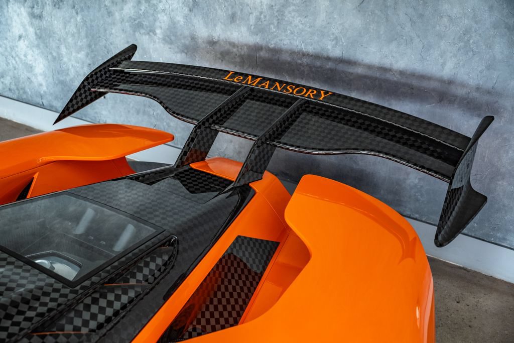 Used 2018 Ford GT RWD image 11