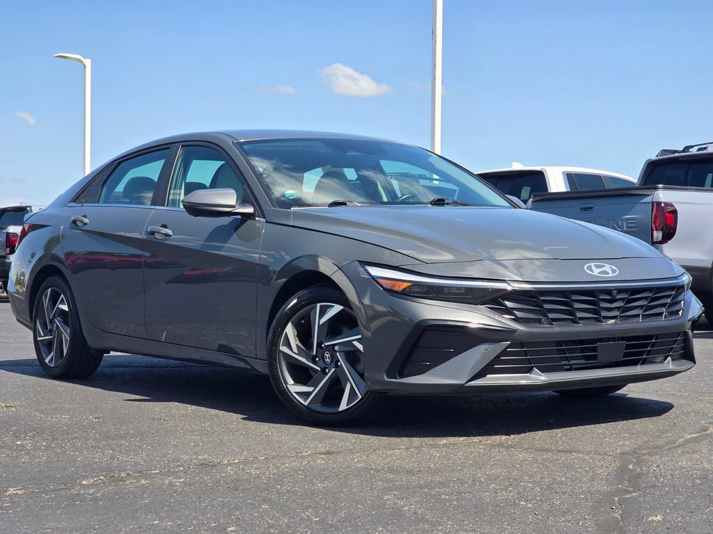 Used 2024 Hyundai Elantra Limited FWD 360° Tour
