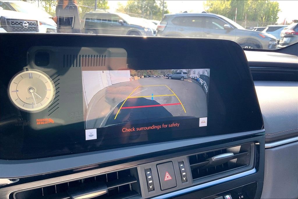 Used 2023 Lexus ES 350 350 w/ Accessory Package (Z2) image 11