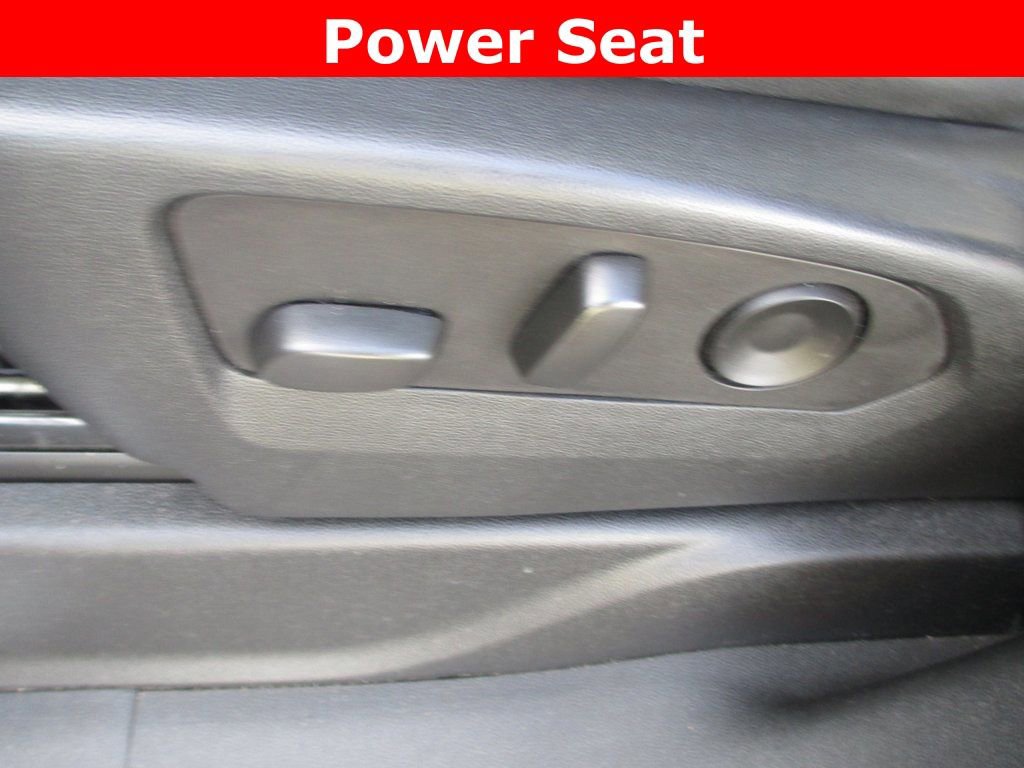 Used 2023 Chevrolet Tahoe Z71 w/ Luxury Package image 28