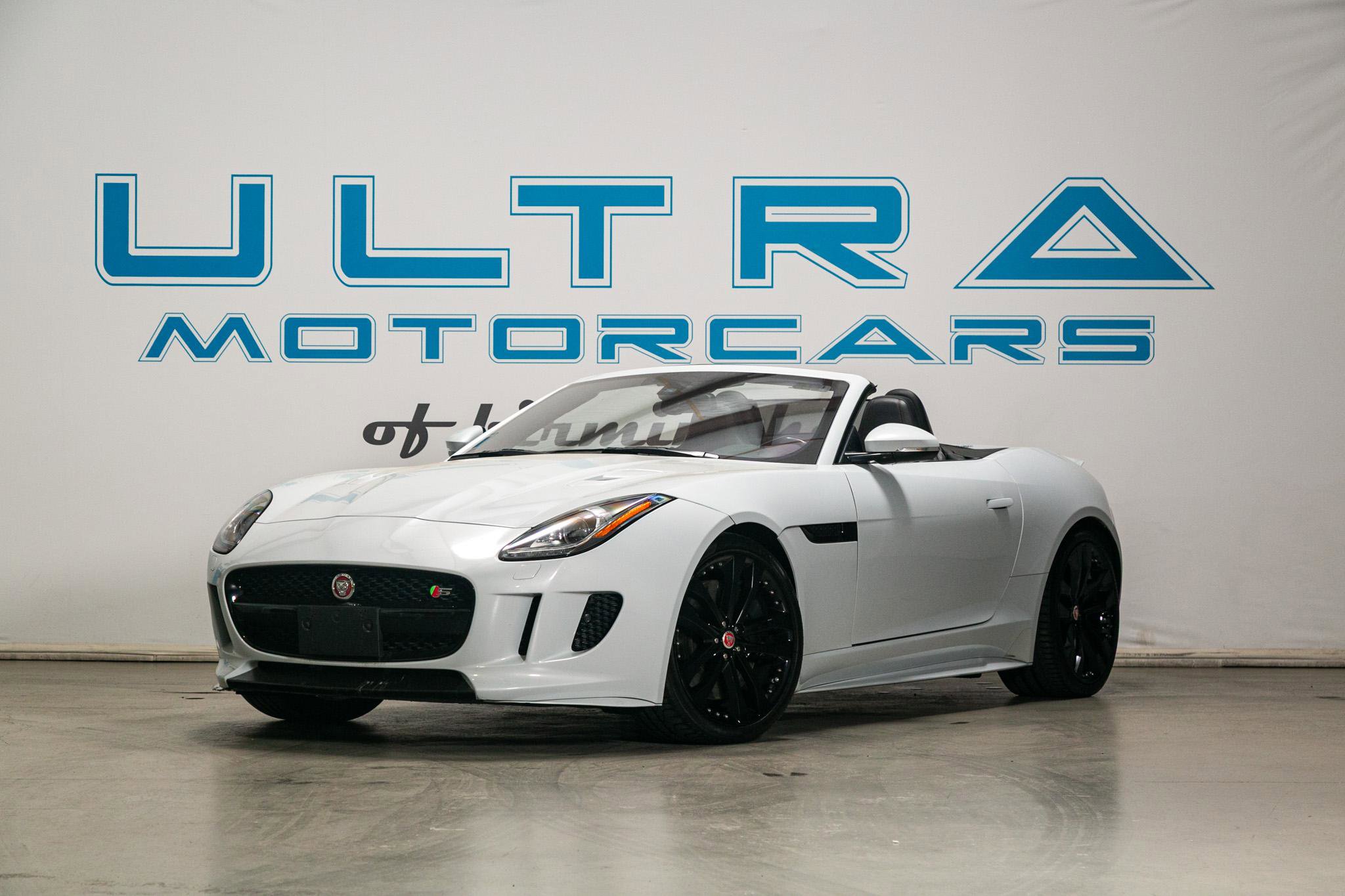 Used 2017 Jaguar F-TYPE S image 11