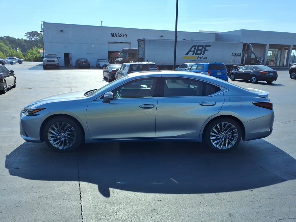 Used 2025 Lexus ES 300h Ultra Luxury w/ Accessory Package (Z2) image 6