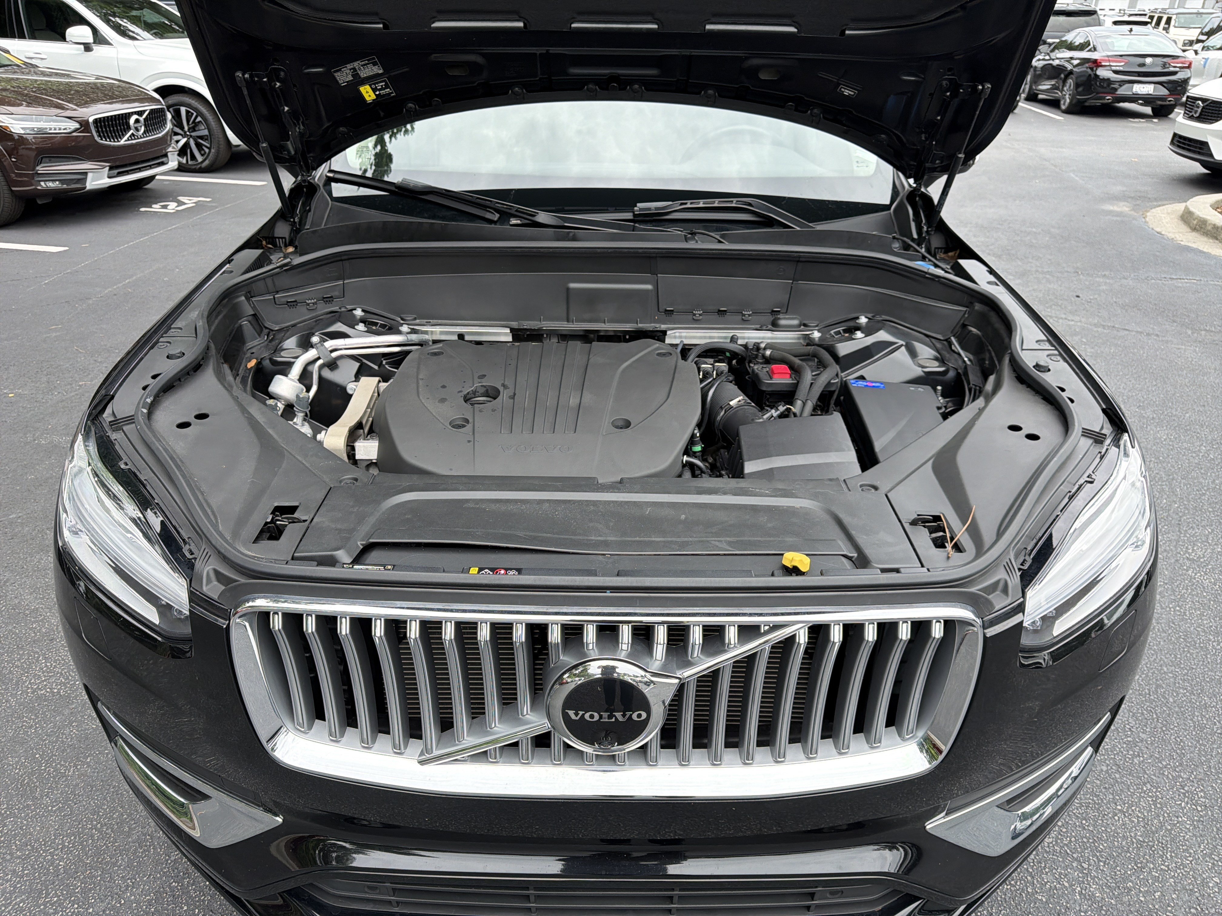 Certified 2023 Volvo XC90 B5 Plus AWD/4WD image 36