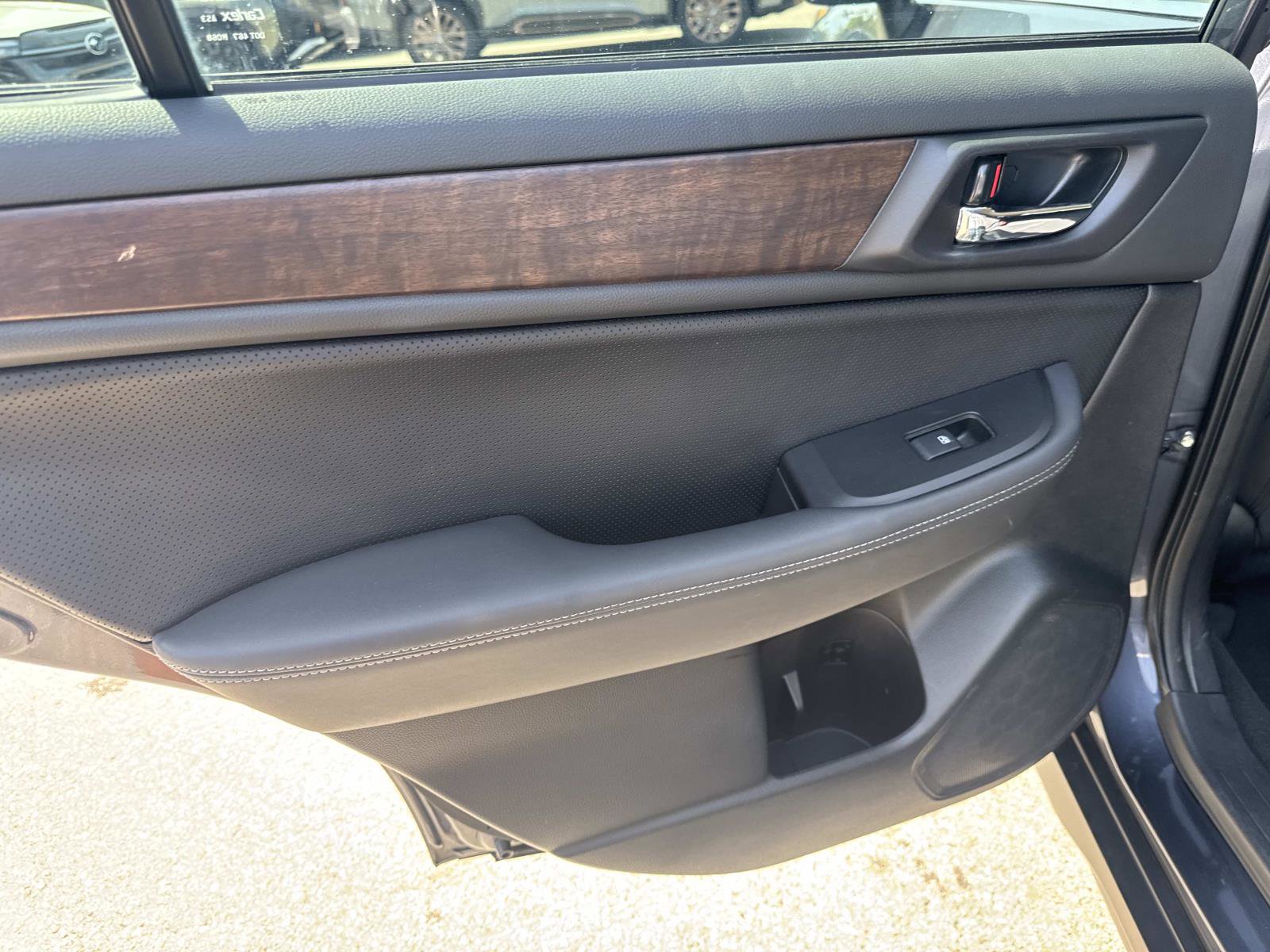 Used 2017 Subaru Outback 2.5i Limited AWD/4WD image 11