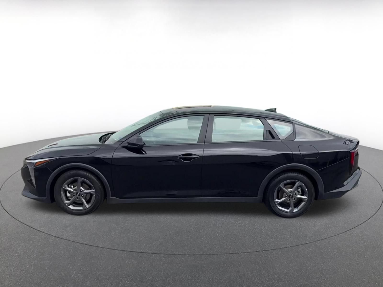 Used 2025 Kia K4 FWD image 9