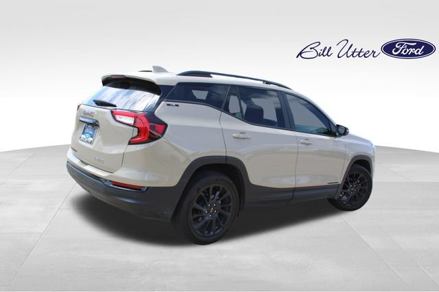 Used 2023 GMC Terrain SLE w/ Elevation Edition FWD image 5