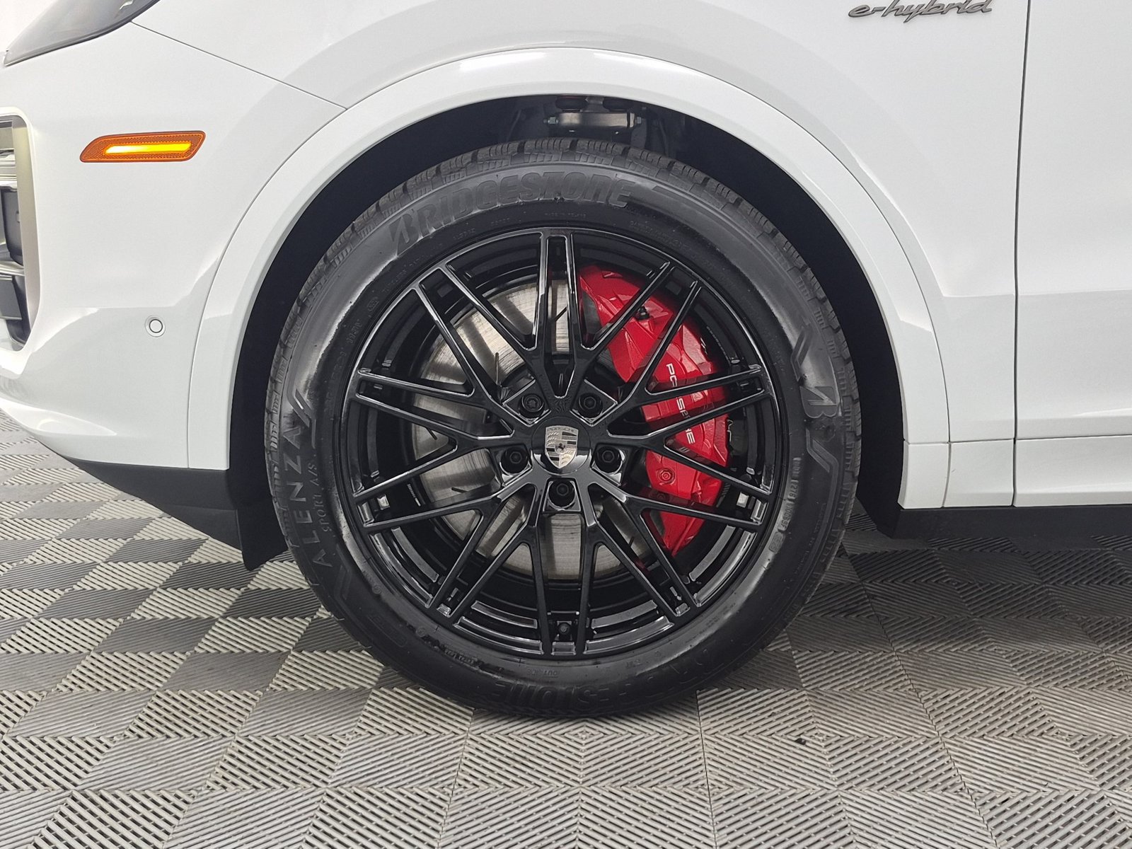 New 2026 Porsche Cayenne Turbo AWD/4WD image 10