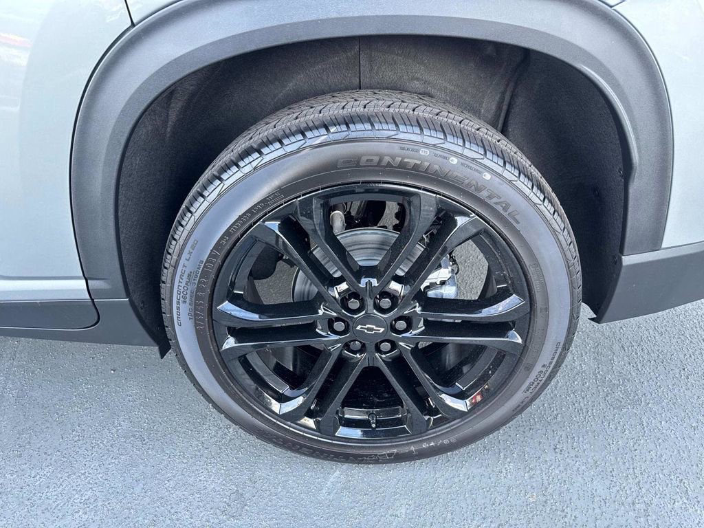 New 2026 Chevrolet Traverse LT w/ Driver Confidence Package FWD image 7