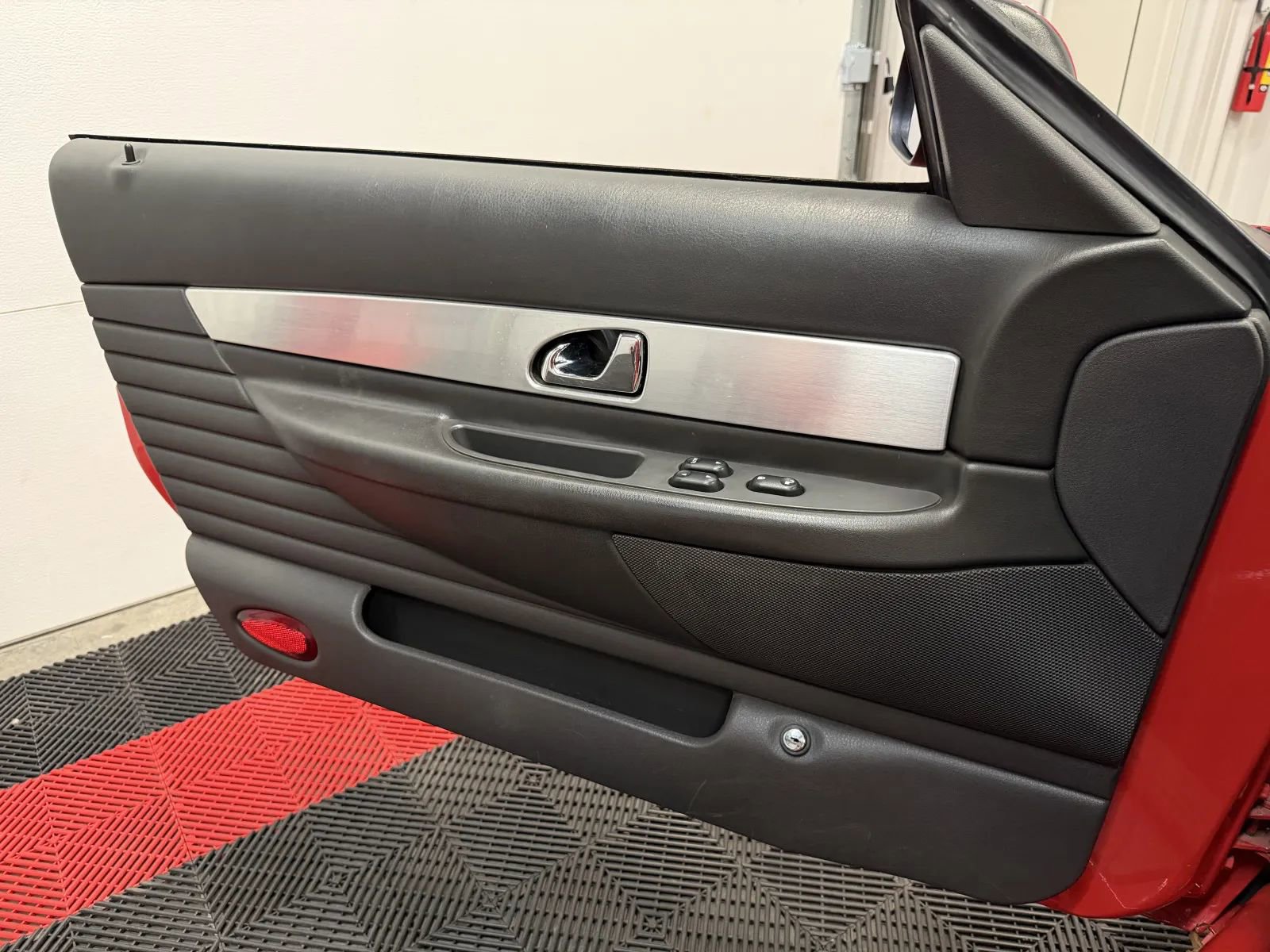 Used 2002 Ford Thunderbird image 29