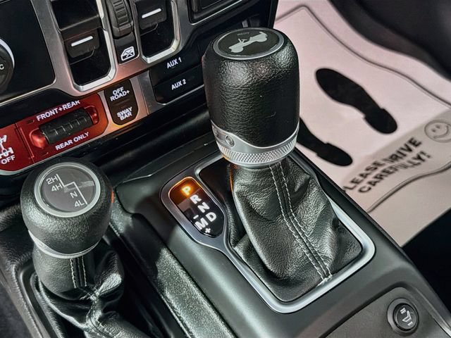 Used 2024 Jeep Wrangler Unlimited Rubicon w/ Dual Top Group AWD/4WD image 17