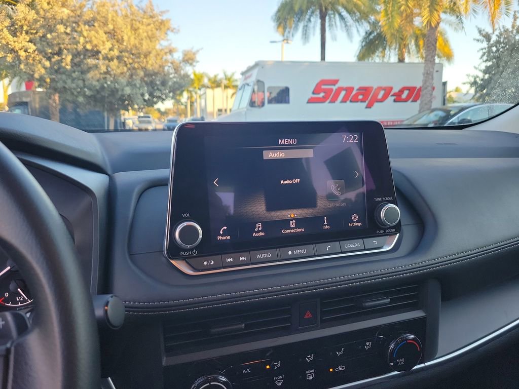 Certified 2025 Nissan Rogue S image 21