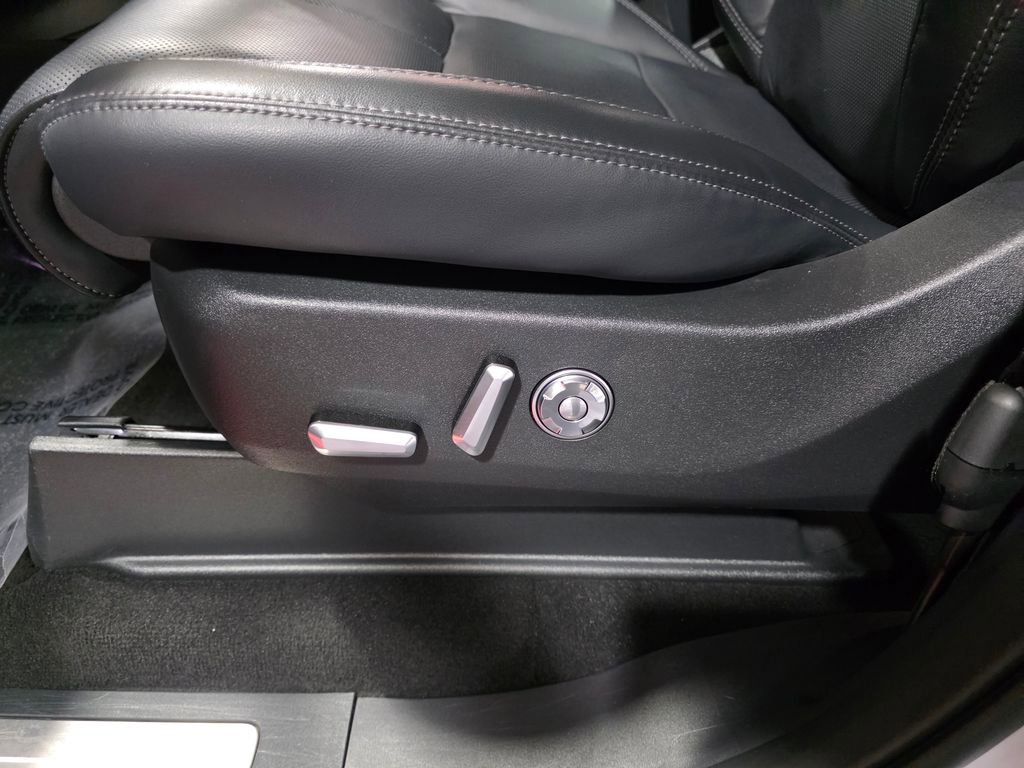 Certified 2025 Lincoln Navigator Reserve w/ Jet Appearance Package image 14