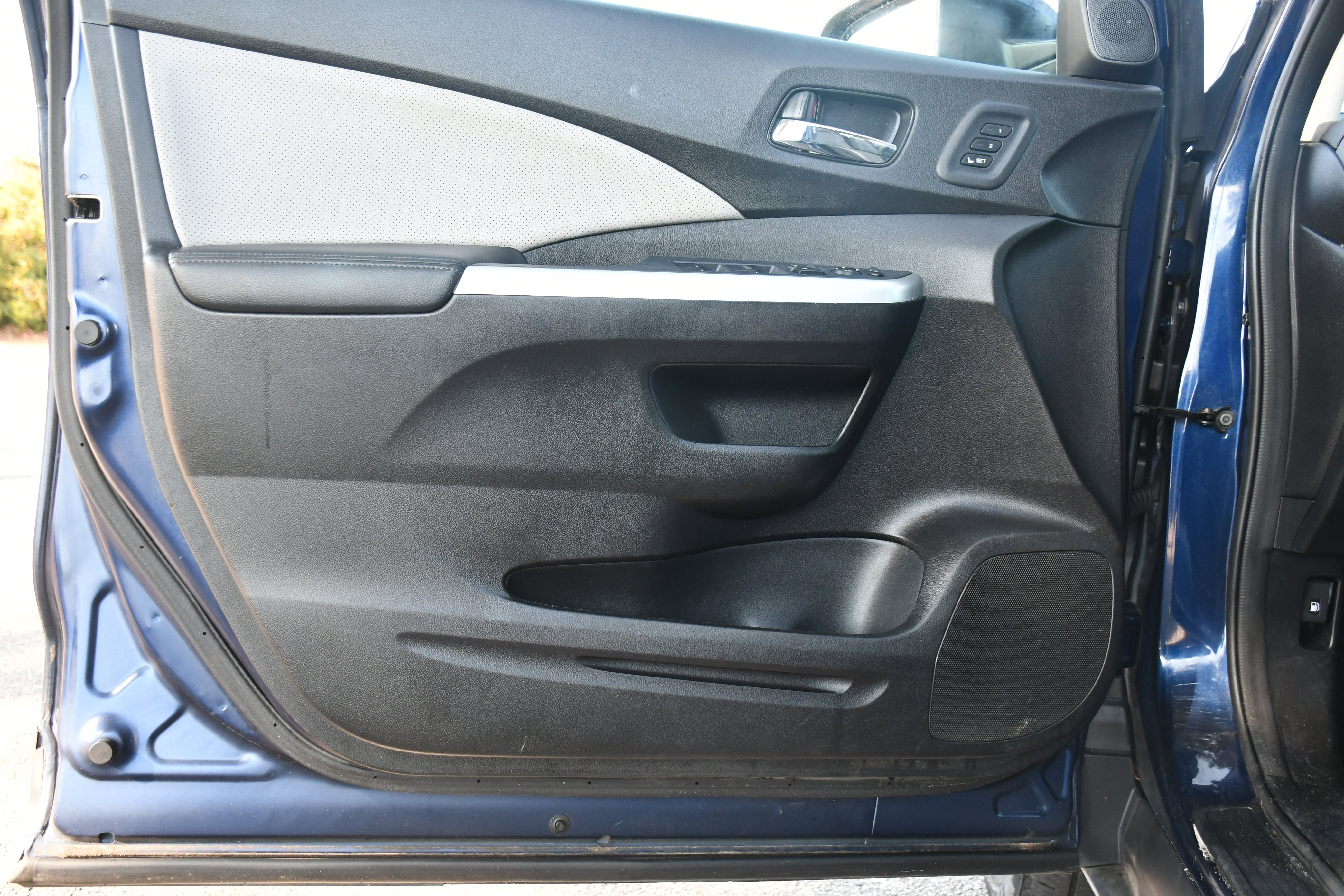 Used 2016 Honda CR-V Touring image 10