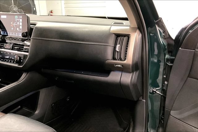 Used 2023 Nissan Pathfinder Platinum w/ Cargo Package AWD/4WD image 19